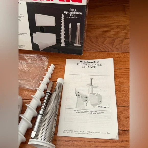 New in box KitchenAid White Fruit Vegetable Strainer parts Set mixer - Picture 3 of 8